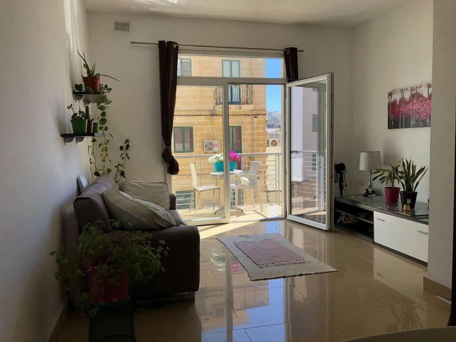 Well Located 2 Bedroom Flat In St.Julians Saint Julian's 外观 照片