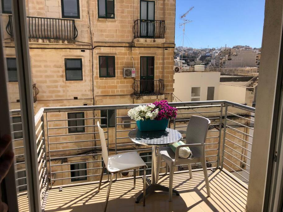 Well Located 2 Bedroom Flat In St.Julians Saint Julian's 外观 照片